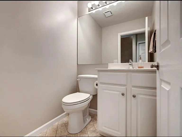 3821 S Cramer Cir — Photo 7