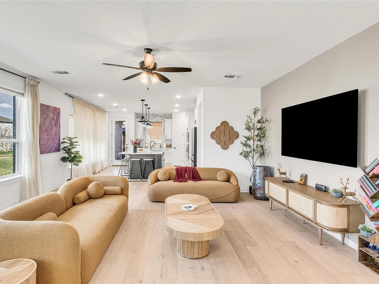 4 bed, 3.0 bath, 2441 sqft, $2,795 — Photo 3