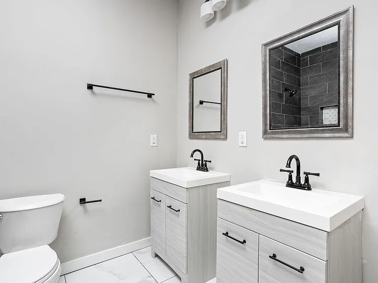 2919 Winthrop Ave — Photo 15