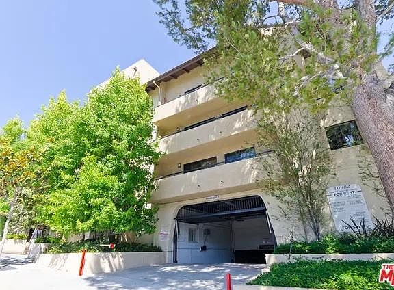 2nd image of 10982 Roebling Ave APT 318