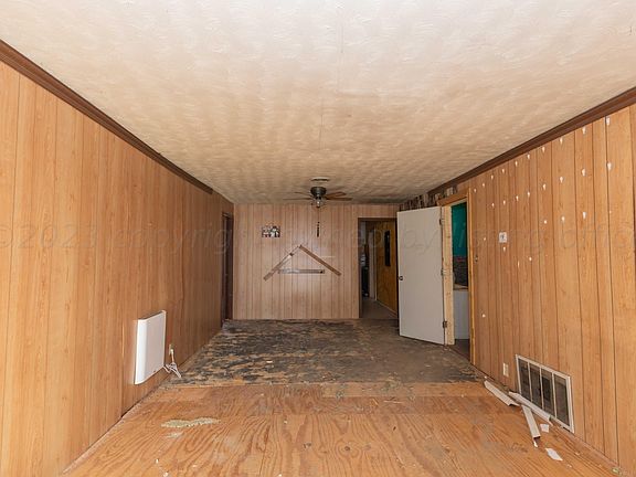 4th image of 1435 E Francis Ave