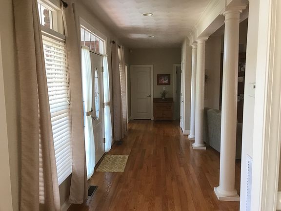 3rd image of 43 Scarlet Dr