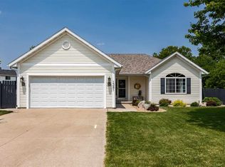 1381 Woolridge Dr, Coralville, IA 52241