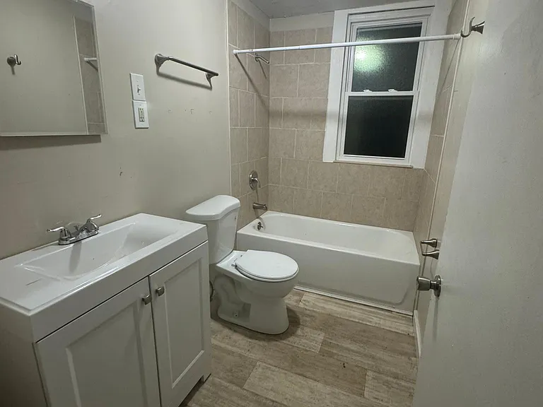 776 Clanora Dr — Photo 6