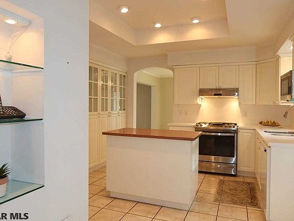 5th image of 360 McBath St