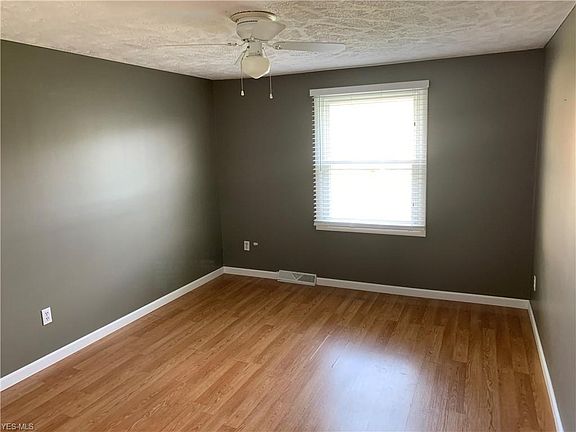 5th image of 6807 Kirkwood Dr Unit 3
