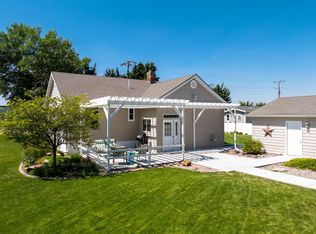 20 1st St SW, Fairfield, MT 59436