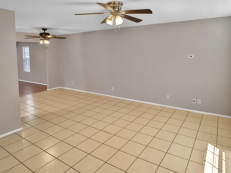 1703 Desert Willow — Photo 4