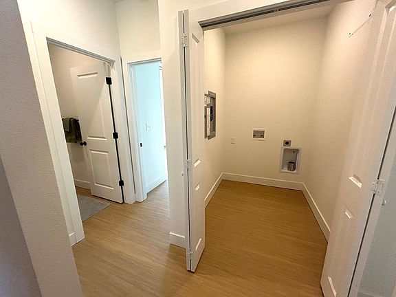 4th image of 1800 Riverview Dr #I1