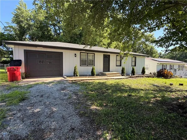 2510 Hillside St, Lexington, MO 64067
