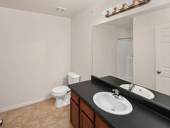 4th image of 1575 Mallard Pond Dr