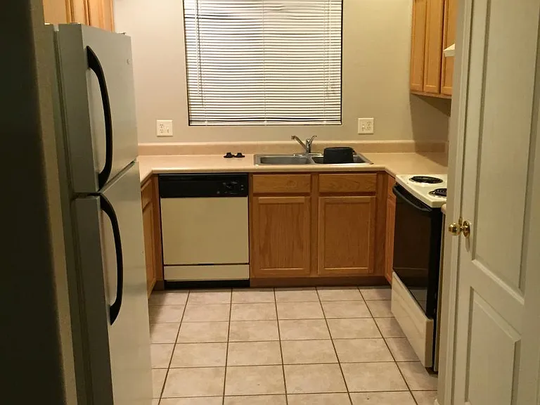 5055 N River Song Ln — Photo 8