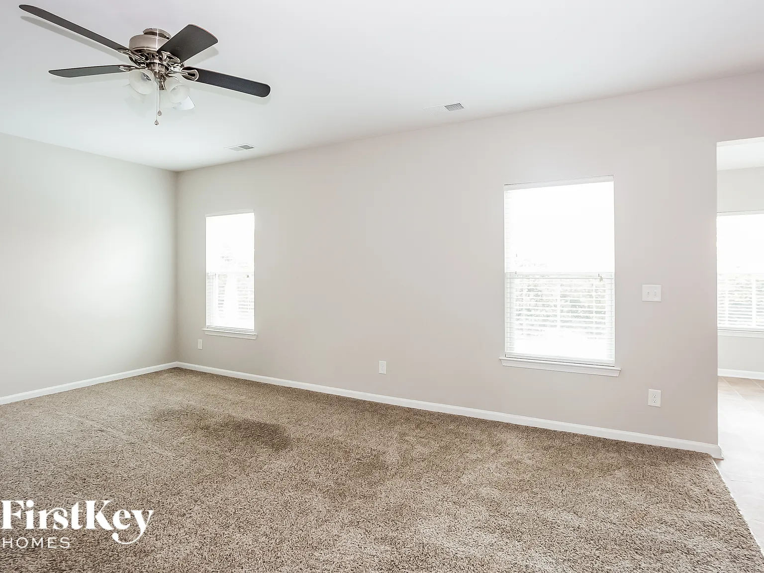 4 bed, 2.5 bath, 2426 sqft, $3,040 — Photo 4
