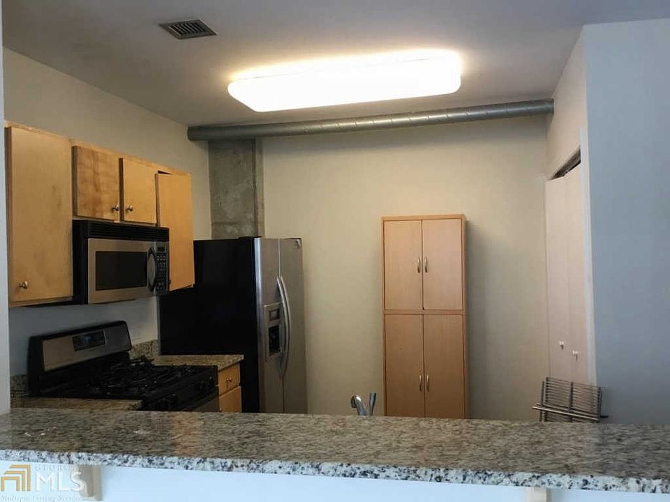 2nd image of 115 W Peachtree Pl NW Unit 502