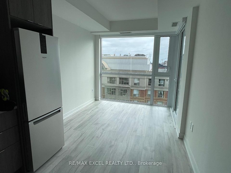 1st image of 60 Princess St #914