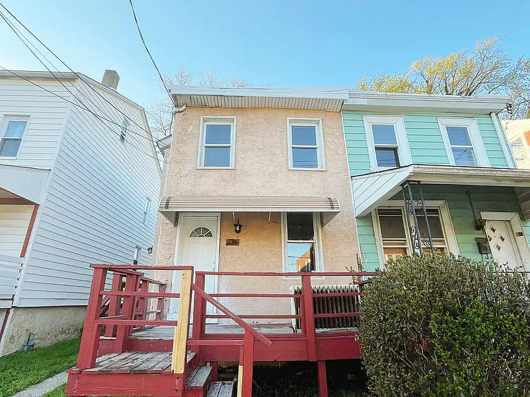 215 N 9th St — Photo 22