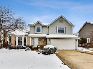 1115 Cedar Creek Dr, Lake Zurich, IL 60047