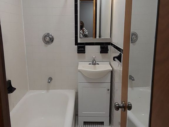 5th image of 530 2nd St APT A6