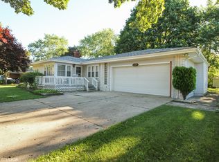 419 Mohawk St, Joliet, IL 60432