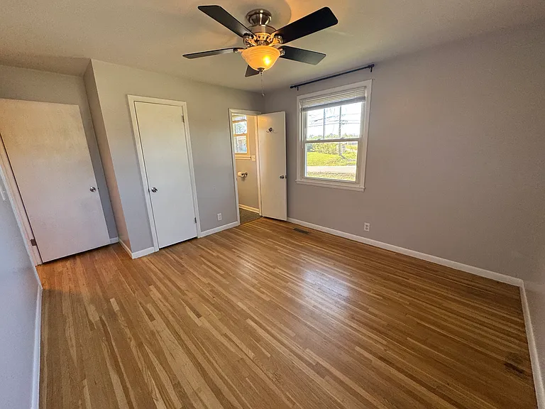 7000 Bonnafair Dr — Photo 16