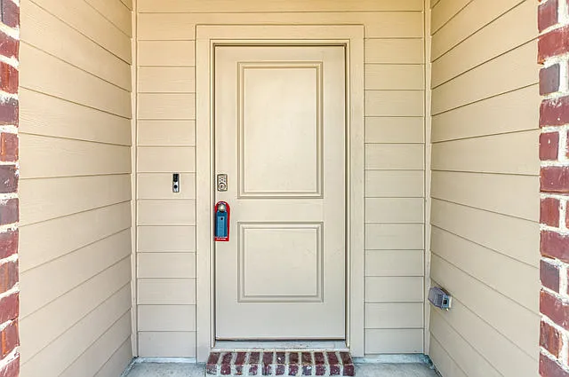 4 bed, 1914 sqft, $2,400 — Photo 3