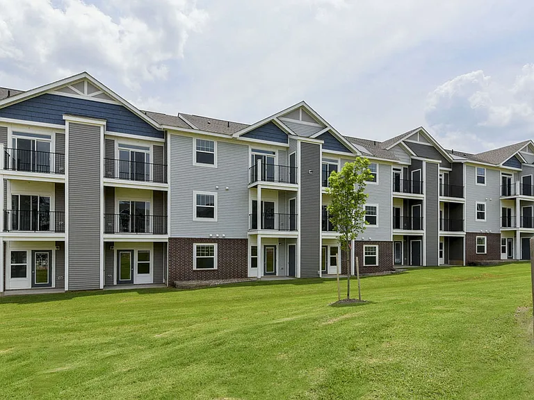 Eagle Ridge Apartment Homes — Photo 52