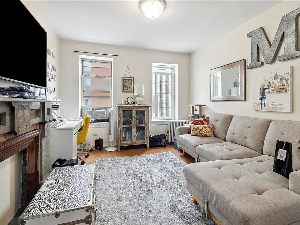 142 W 17th St #5FW