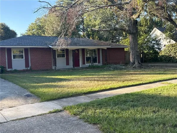 103 W Hickory St, Mandeville, LA 70471