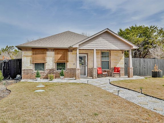 2nd image of 1136 Ridgeview Cir