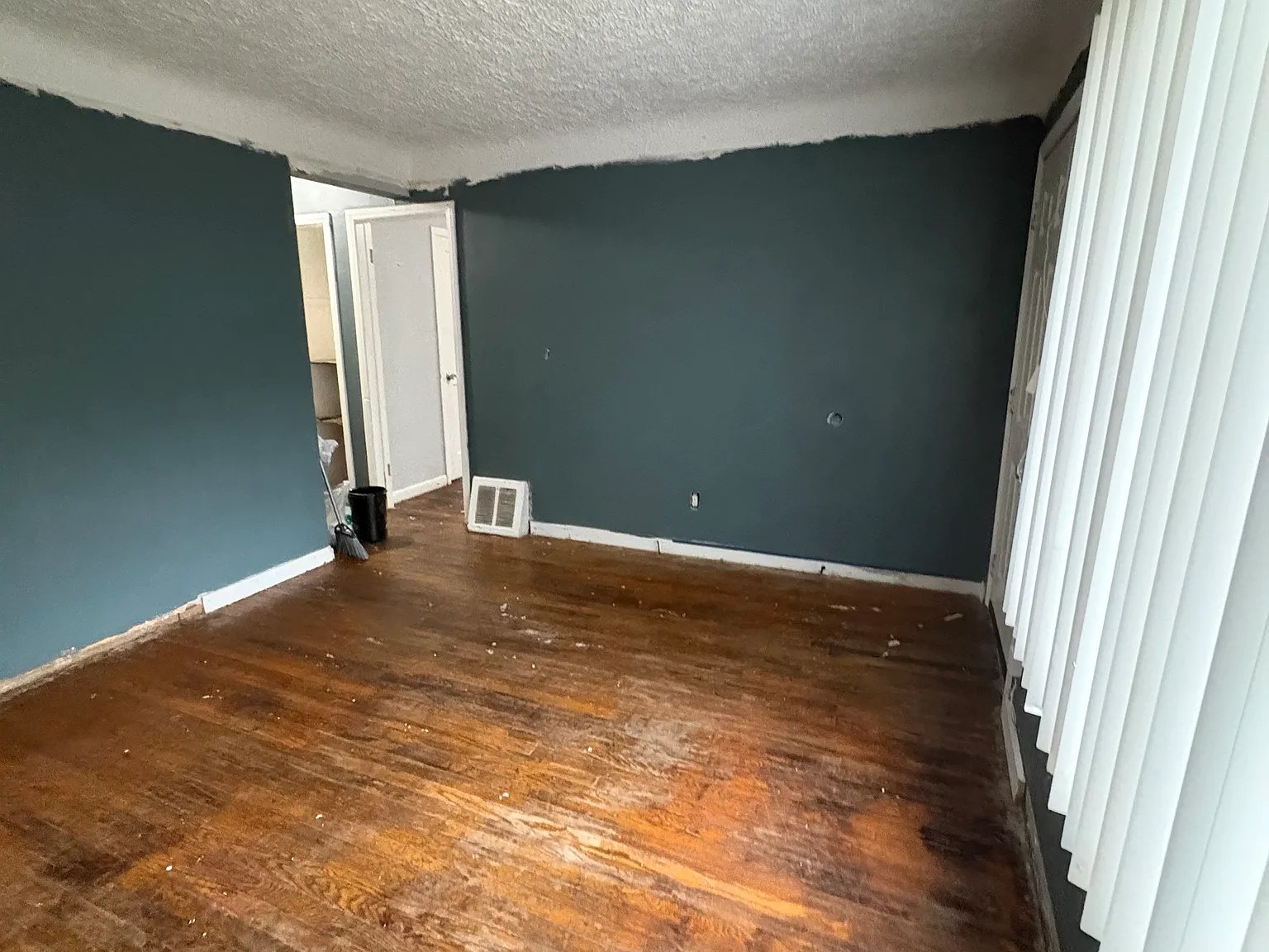 2 bed, 800 sqft, $1,000 — Photo 1