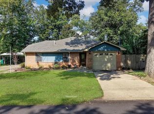 6725 Pineleaf Dr, Elmore, AL 36025