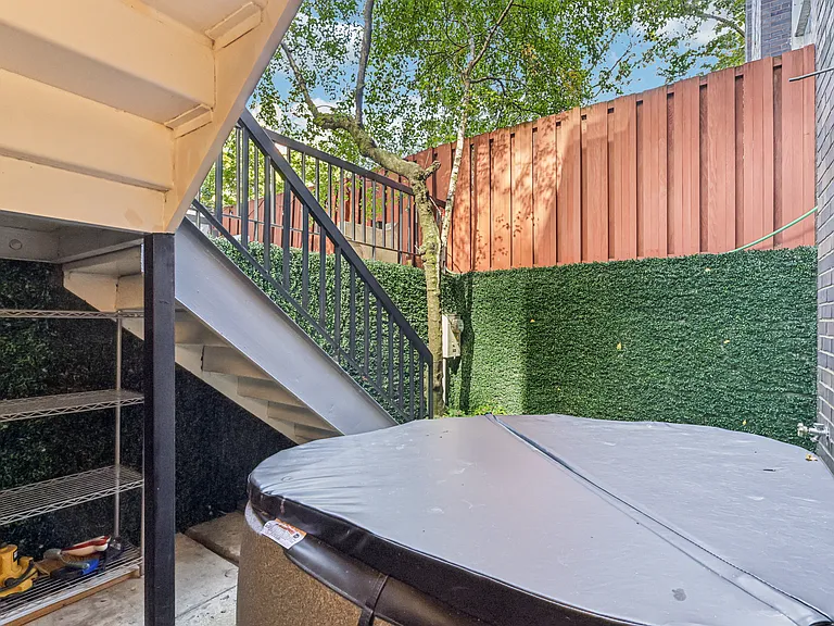 1319 N Sandburg Ter — Photo 25