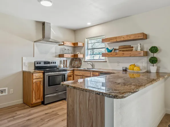 17598 Stacy St, Lindale, TX 75771