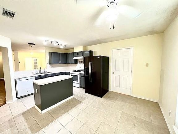 4th image of 28703 Loddington St