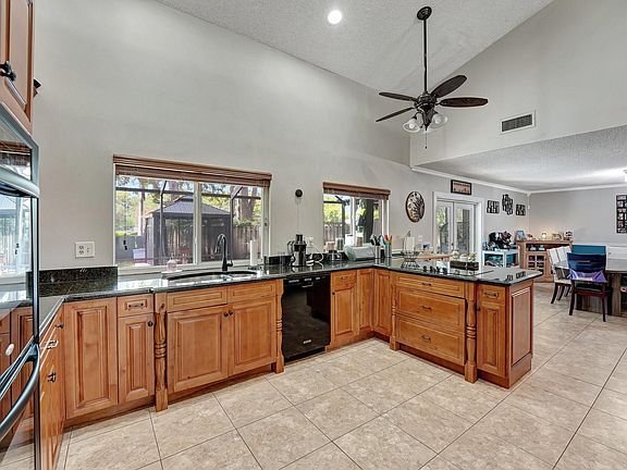 5th image of 5880 NW 46th Manor