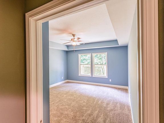 3rd image of 805 Mackenzie Dr
