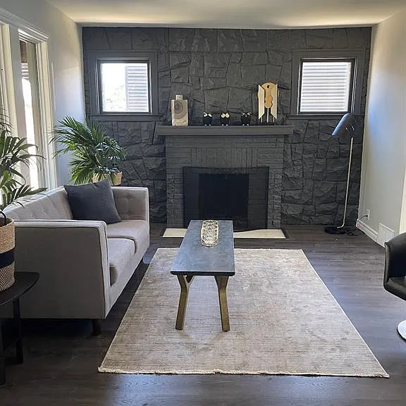1677 Victoria Ave — Photo 5