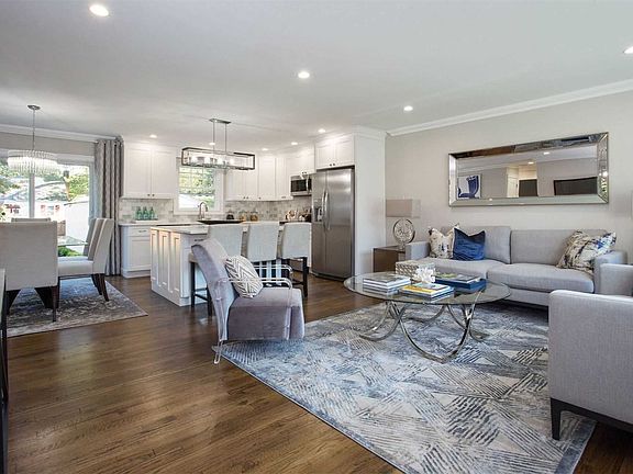 3rd image of 27 E Lyons St