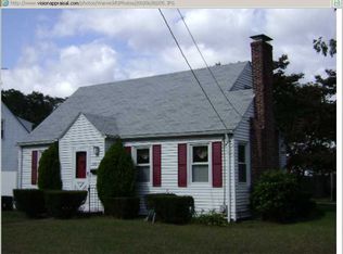 2927 W Shore Rd, Warwick, RI 02886