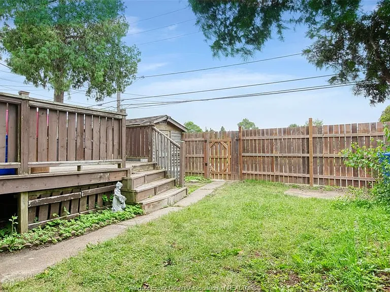 1453 Marentette Ave #UPPER — Photo 24