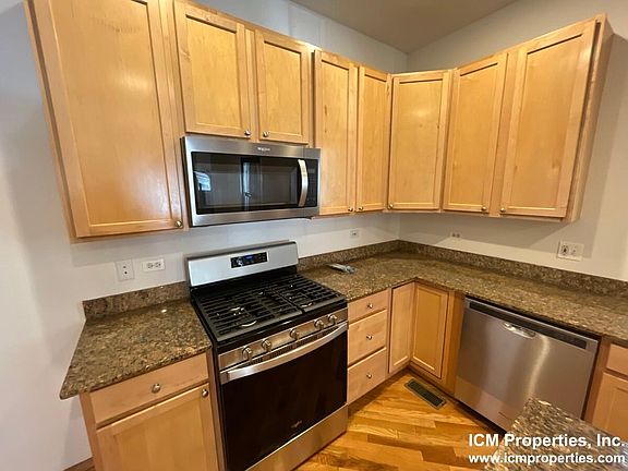 3rd image of 1314 W Belmont Ave #1