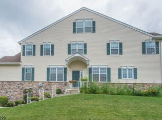 11 Canterbury Ct, Budd Lake, NJ 07828
