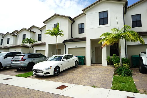 23010 SW 128th Pl Photo 1