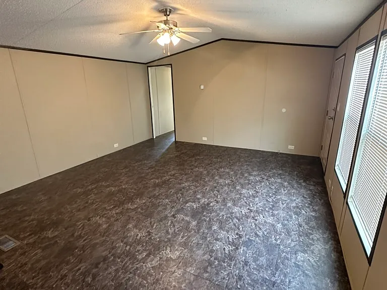 2516 Dana Cir — Photo 7
