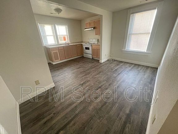 4th image of 511 W 12th St Unit C