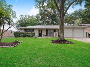 1135 Chamboard Ln, Houston, TX 77018