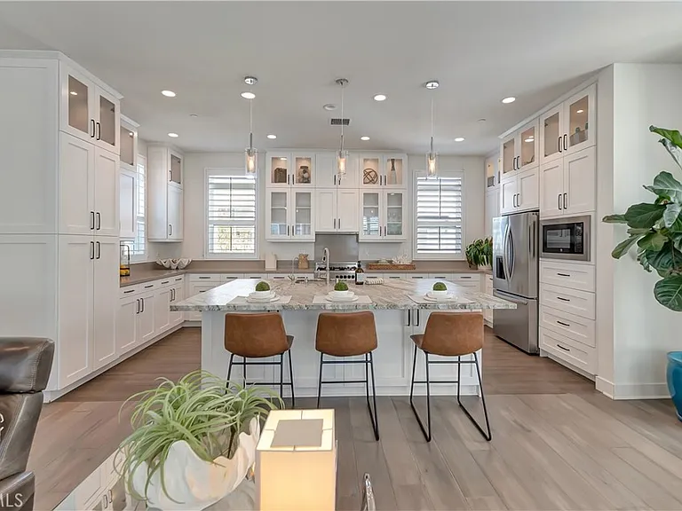 2105 Two Harbors Cir — Photo 12
