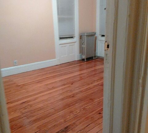 2nd image of 875 Montgomery St