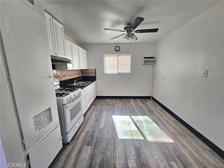 1651 E 42nd St #1 — Photo 5