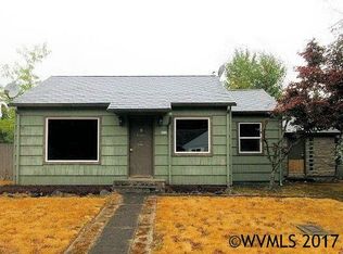 583 SW Douglas St, Mill City, OR 97360
